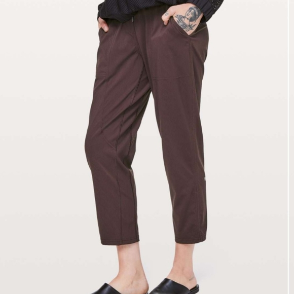 lululemon athletica Pants - Lululemon Dance Studio Crop II -Size 4